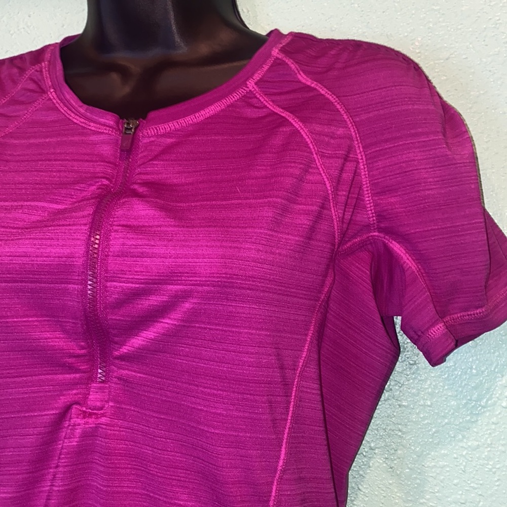 Athleta Pacifica UPF fitted tee. Size medium. - Picture 2 of 6